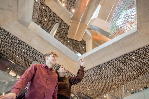 Spektakulært tak på Deichman