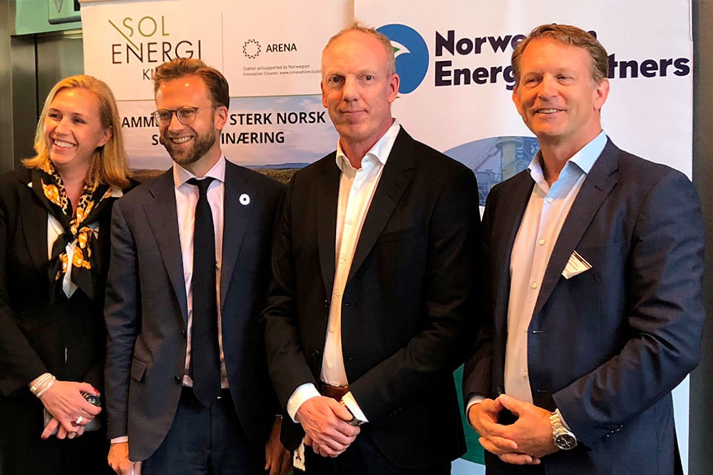 Jon Dugstad (helt til høyre) fra Norwegian Energy Partners, Helge E. Jenssen fra Multiconsult og